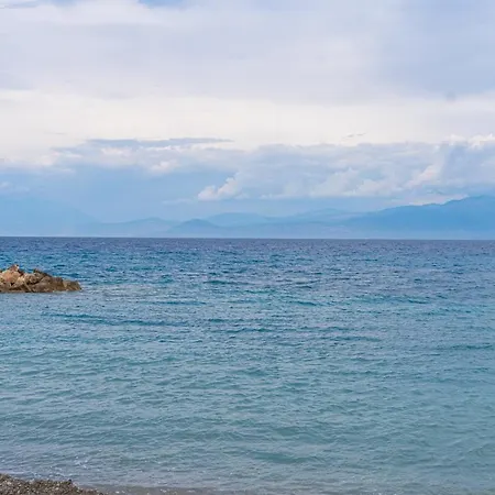 Apartment Your By The Sea For 3 In