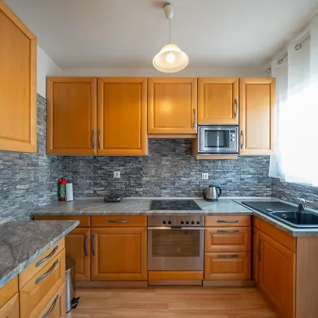 Your By The Sea For 3 In Apartment